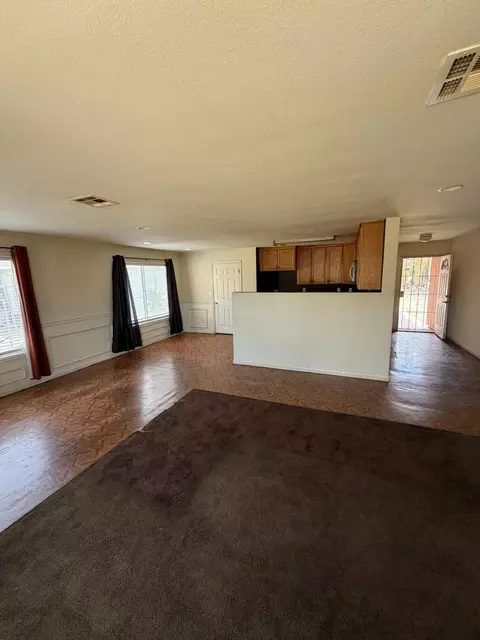 Living - 58540 Barron Dr, Yucca Valley, CA 92284 photo 2 of 2