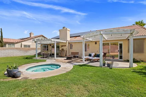 Exterior - 42639 Devonshire St, Palm Desert, CA 92211 photo 7 of 11