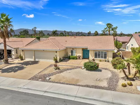 View/Area - 42639 Devonshire St, Palm Desert, CA 92211 photo 4 of 7