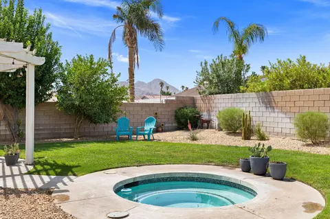 Exterior - 42639 Devonshire St, Palm Desert, CA 92211 photo 10 of 11