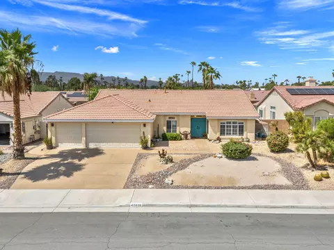 View/Area - 42639 Devonshire St, Palm Desert, CA 92211 photo 3 of 7