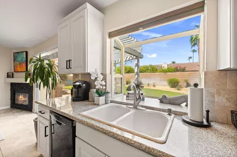 Kitchen - 42639 Devonshire St, Palm Desert, CA 92211 photo 3 of 3