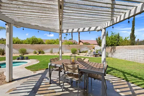 Exterior - 42639 Devonshire St, Palm Desert, CA 92211 photo 3 of 11