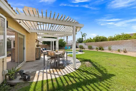 Exterior - 42639 Devonshire St, Palm Desert, CA 92211 photo 9 of 11