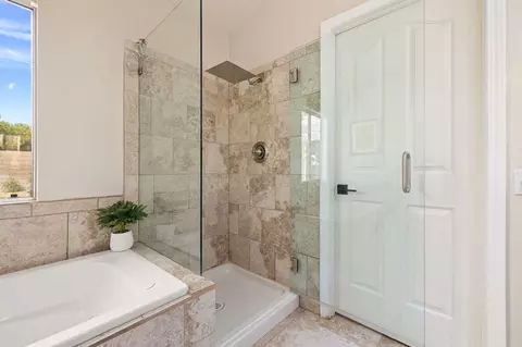 Bath - 42639 Devonshire St, Palm Desert, CA 92211 photo 3 of 5