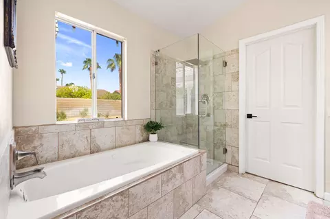 Bath - 42639 Devonshire St, Palm Desert, CA 92211 photo 2 of 5