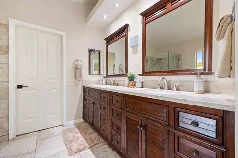 Bath - 42639 Devonshire St, Palm Desert, CA 92211 photo 1 of 5