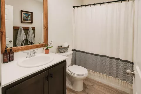 Bath - 1165 Heritage Dr, Calimesa, CA 92320 photo 3 of 3