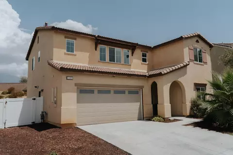Exterior - 1165 Heritage Dr, Calimesa, CA 92320 photo 3 of 8