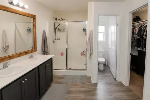Bath - 1165 Heritage Dr, Calimesa, CA 92320 photo 2 of 3