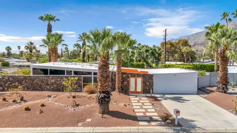 403 E Desert Willow Cir, Palm Springs, CA 92262