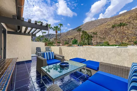 572 W Arenas Rd, Palm Springs, CA 92262
