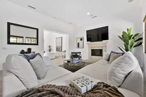 Living - 81961 Contento St, La Quinta, CA 92253 photo 3 of 4
