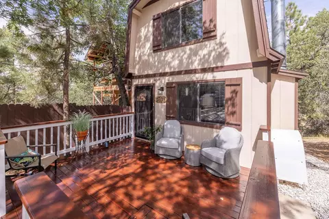 Exterior - 459 Inyo Ave, Sugarloaf, CA 92386 photo 1 of 12
