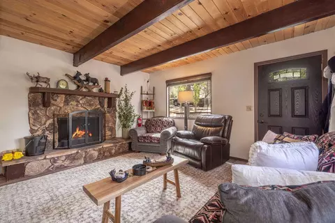 Living - 459 Inyo Ave, Sugarloaf, CA 92386 photo 4 of 4
