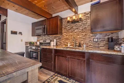 Kitchen - 459 Inyo Ave, Sugarloaf, CA 92386 photo 2 of 2