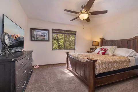 Bedroom - 459 Inyo Ave, Sugarloaf, CA 92386 photo 4 of 6