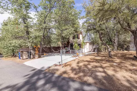 459 Inyo Ave, Sugarloaf, CA 92386