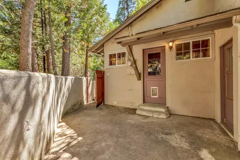 Exterior - 55175 Daryll Rd, Idyllwild, CA 92549 photo 3 of 10
