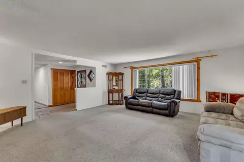 Living - 55175 Daryll Rd, Idyllwild, CA 92549 photo 2 of 6