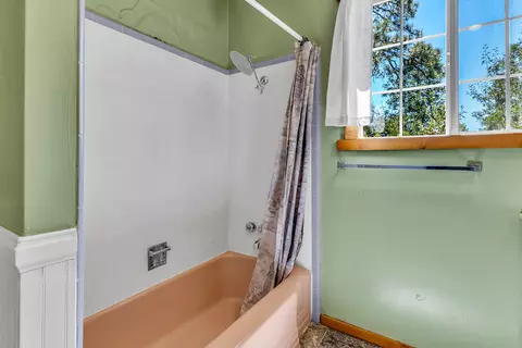 Bath - 55175 Daryll Rd, Idyllwild, CA 92549 photo 2 of 4