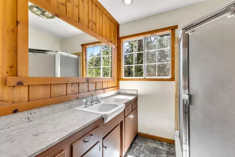Bath - 55175 Daryll Rd, Idyllwild, CA 92549 photo 3 of 4