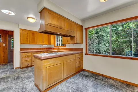 Kitchen - 55175 Daryll Rd, Idyllwild, CA 92549 photo 1 of 5