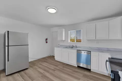Kitchen - 133 Cascade Rd, Joshua Tree, CA 92252 photo 3 of 4