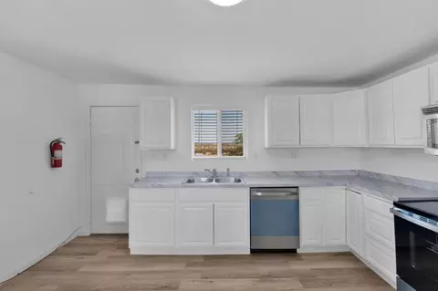 Kitchen - 133 Cascade Rd, Joshua Tree, CA 92252 photo 4 of 4