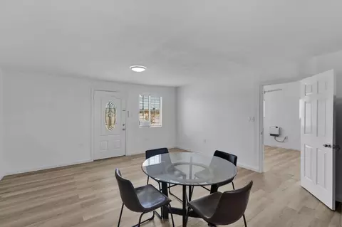 Dining - 133 Cascade Rd, Joshua Tree, CA 92252 photo 2 of 4