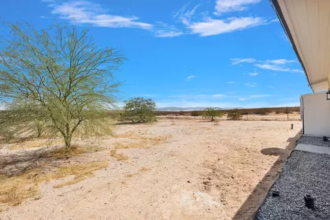 Exterior - 133 Cascade Rd, Joshua Tree, CA 92252 photo 3 of 6