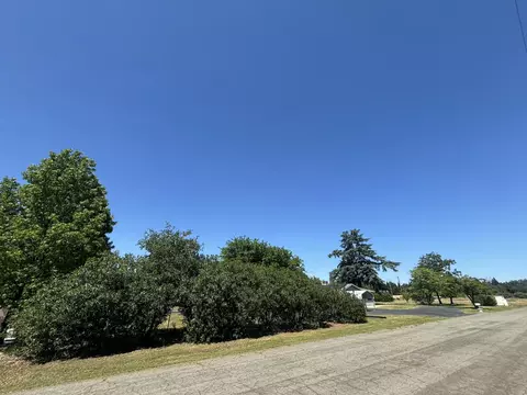 Exterior - 5050 Bo Peep Ln, Redding, CA 96002 photo 25 of 26