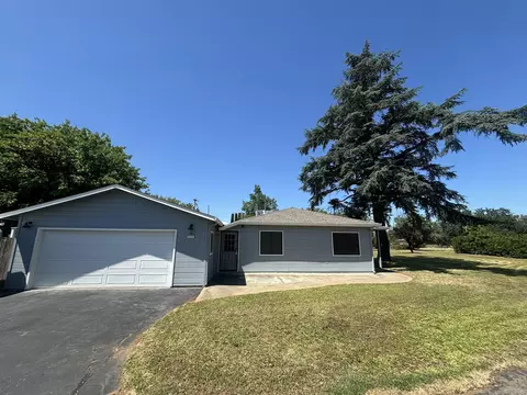 Exterior - 5050 Bo Peep Ln, Redding, CA 96002 photo 5 of 26
