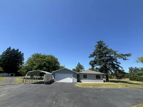Exterior - 5050 Bo Peep Ln, Redding, CA 96002 photo 2 of 26