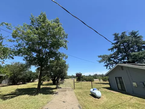 Exterior - 5050 Bo Peep Ln, Redding, CA 96002 photo 14 of 26