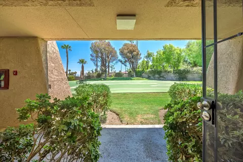 2810 N Arcadia Ct, Palm Springs, CA 92262