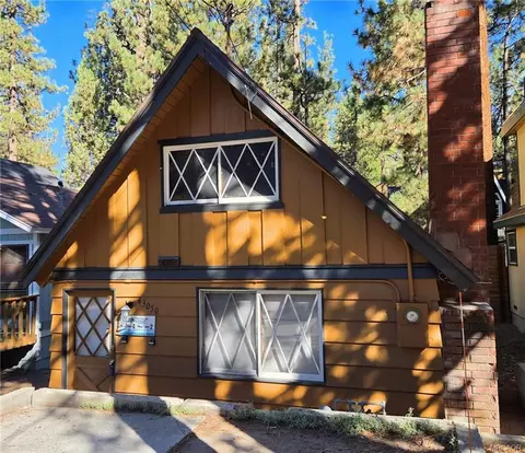 Exterior - 43050 Sunset Dr, Big Bear Lake, CA 92315 photo 3 of 6