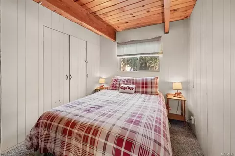 Bedroom - 43050 Sunset Dr, Big Bear Lake, CA 92315 photo 1 of 5