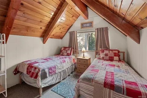 Bedroom - 43050 Sunset Dr, Big Bear Lake, CA 92315 photo 4 of 5