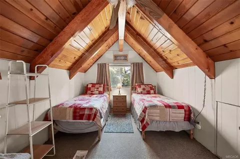 Bedroom - 43050 Sunset Dr, Big Bear Lake, CA 92315 photo 3 of 5