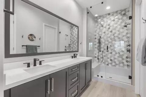 Bath - 82430 Round Vly, Indio, CA 92201 photo 1 of 3