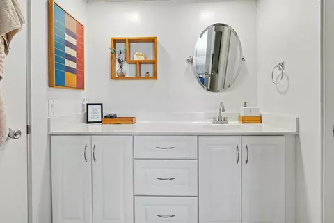 Bath - 48970 Cochran Dr, Indio, CA 92201 photo 4 of 6