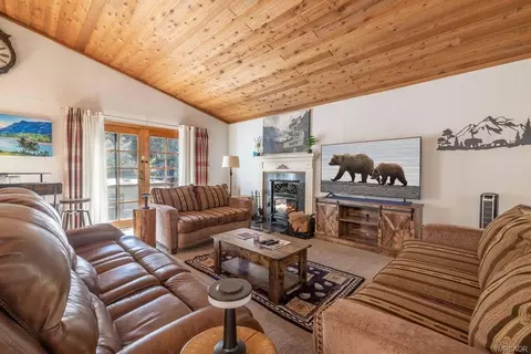 Living - 525 Bernhardt Ln, Big Bear City, CA 92314 photo 2 of 4