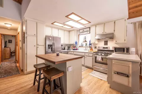 Kitchen - 525 Bernhardt Ln, Big Bear City, CA 92314 photo 1 of 3