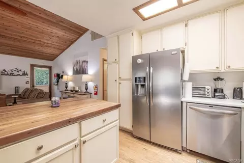 Kitchen - 525 Bernhardt Ln, Big Bear City, CA 92314 photo 3 of 3