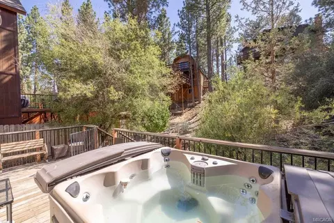 Exterior - 525 Bernhardt Ln, Big Bear City, CA 92314 photo 10 of 10