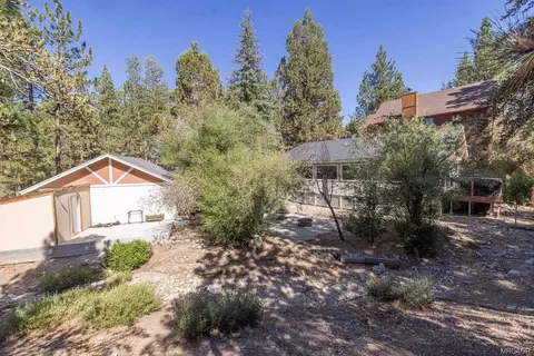 Exterior - 525 Bernhardt Ln, Big Bear City, CA 92314 photo 7 of 10