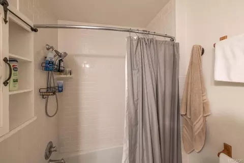 Bath - 525 Bernhardt Ln, Big Bear City, CA 92314 photo 2 of 4