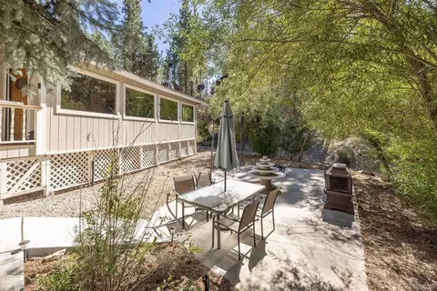 Exterior - 525 Bernhardt Ln, Big Bear City, CA 92314 photo 3 of 10