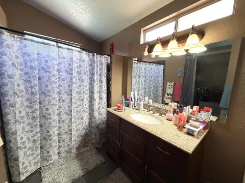 Bath - 46461 Mesa Verde Trl, Indio, CA 92201 photo 1 of 2